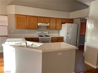 2619 Holy Cross Dr, Las Vegas, NV 89156 - photo 5