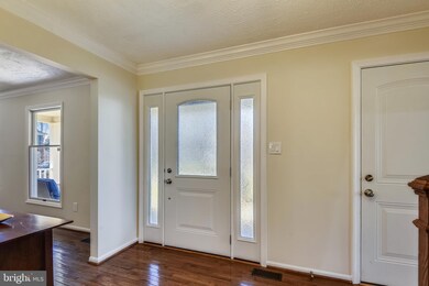 12043 Lake Newport Rd, Reston, VA 20194 - photo 2