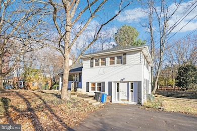 1105 Westbriar Ct NE, Vienna, VA 22180 - photo 2