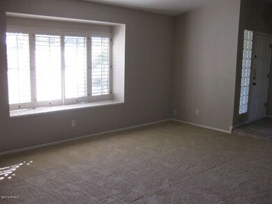 FORMAL LIVING ROOM W/WINDOW SEAT