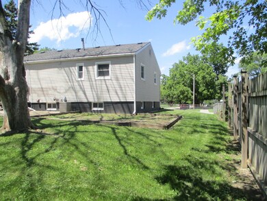 2401 Huron Terrace, Waukegan, IL 60087 - photo 4