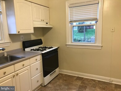 5562 Ashbourne Rd unit 2, Halethorpe, MD 21227 - photo 2