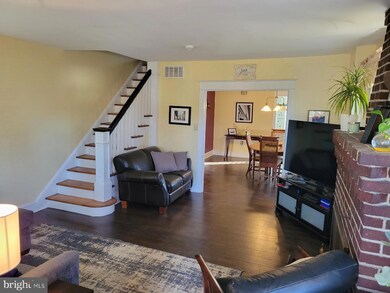 1104 Stirling St, Coatesville, PA 19320 - photo 2