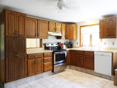 93 Hampshire Rd, Methuen, MA 01844 - photo 5