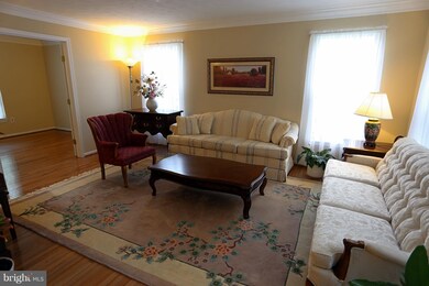 12311 Chagall Dr, North Potomac, MD 20878 - photo 3