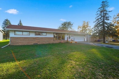 1204 1st St NE, Oelwein, IA 50662 - photo 3