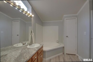 1512 Dewees Ave, Quincy, IL 62305 - photo 5