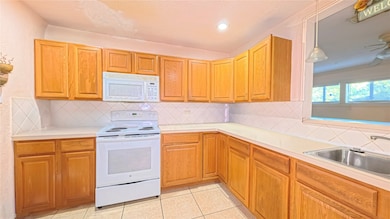 6158 Ridgeway Dr, Houston, TX 77033 - photo 5