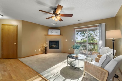 110 Vicky Ln unit 10, Williamsburg, IA 52361 - photo 4