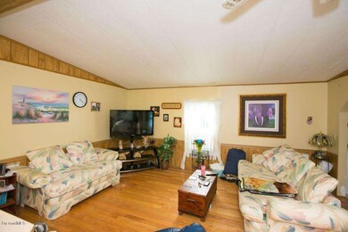 497 Marlin - Living Room