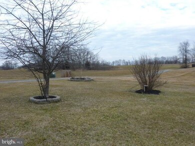 370 Wager Ln, Martinsburg, WV 25404 - photo 2
