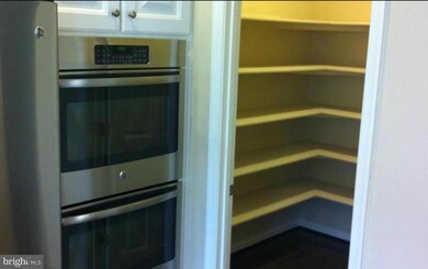 8813 Bentfield Dr, Manassas, VA 20110 - photo 4