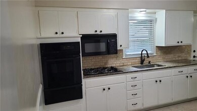 6832 Larsen Ln, Shawnee, KS 66203 - photo 7