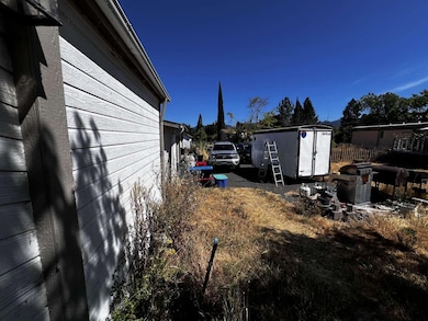 855 SW West Harbeck Rd, Grants Pass, OR 97527 - photo 2