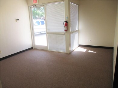 821 Royal Way, Edmond, OK 73034 - photo 2