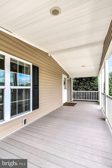 4 Mockingbird Ct, Bechtelsville, PA 19505 - photo 3