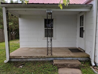 332 Maplewood Dr, Shelbyville, TN 37160 - photo 2