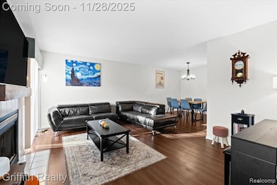 182 Barrington Cir, Lake Orion, MI 48360 - photo 4