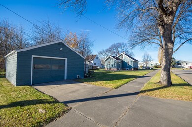 Detached Garage