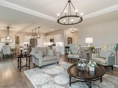 9925 Marnewood Dr, Johnston, IA 50131 - photo 3