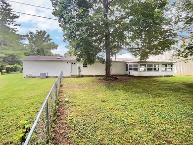 500 N Kyle St, Edinburgh, IN 46124 - photo 3