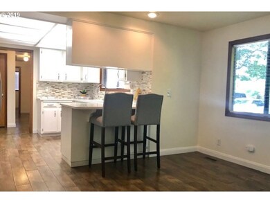 586 Rockwood St SE, Salem, OR 97306 - photo 3