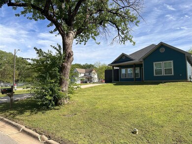 128 E Day St, Denison, TX 75021 - photo 3