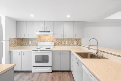 4225 SW 71st Way, Davie, FL 33314 - photo 5