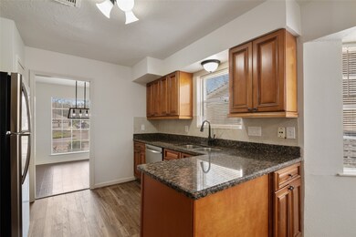 7506 Brushy Ct, Houston, TX 77088 - photo 4