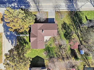 1722 N 11th St, Beatrice, NE 68310 - photo 5