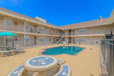 4518 Y A Tittle Ave unit 1, Baton Rouge, LA 70820 - photo 2