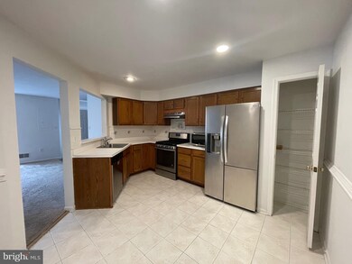 8323 Green Heron Way unit 26, Lorton, VA 22079 - photo 4