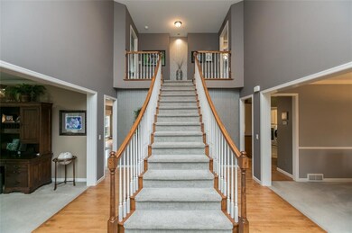 3155 Diamond Dr, Cedar Rapids, IA 52403 - photo 6