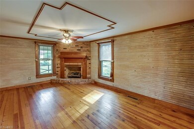 4462 Woodfern Rd, Seagrove, NC 27341 - photo 2