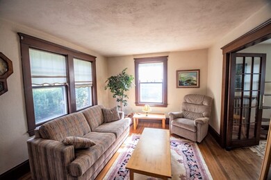 1051 Waverly St, Framingham, MA 01702 - photo 6