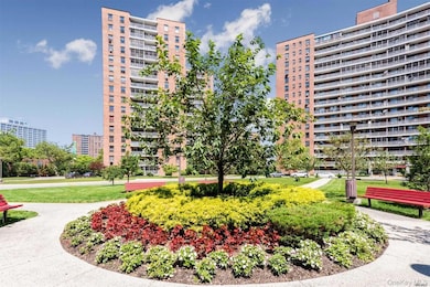 Park City Estates unit 14L, Rego Park, NY 11374 - photo 3