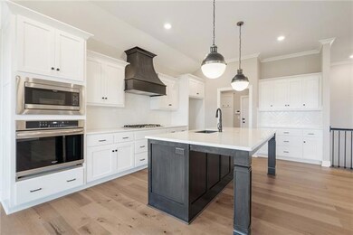 4395 SW Amethyst Dr, Lee's Summit, MO 64082 - photo 2