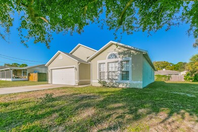 001-photo-front-view-7570519