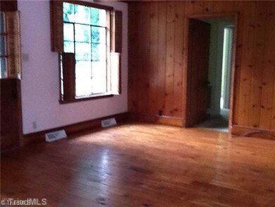 411 S Cedar Ave, Siler City, NC 27344 - photo 3