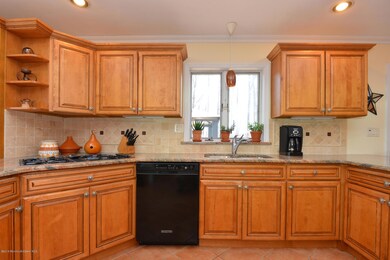 18 Overlook Dr, Holmdel, NJ 07733 - photo 7