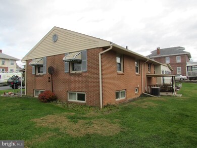 3428 Holtry St, Reading, PA 19605 - photo 3