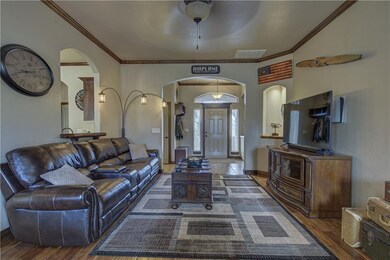 2525 SE 8th St, Moore, OK 73160 - photo 4