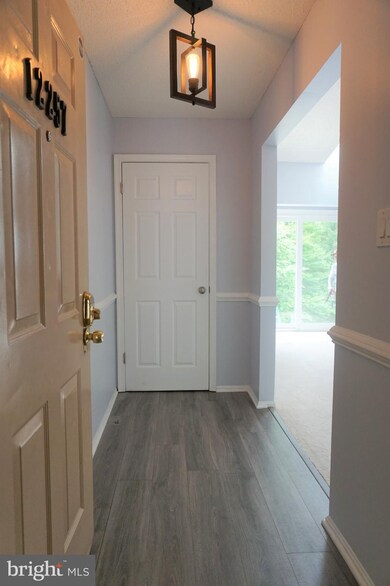 12257 Stevenson Ct, Woodbridge, VA 22192 - photo 2