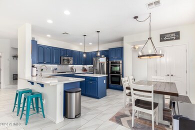SAVANNAH KITCHEN 3