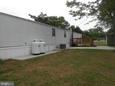 20475 Point Lookout Rd, Great Mills, MD 20634 - photo 2