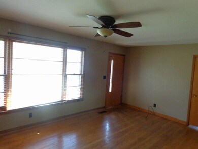 111 Whiteside St, Shelbyville, TN 37160 - photo 4