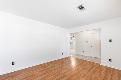 9227 Glen Shadow Dr, Houston, TX 77088 - photo 3