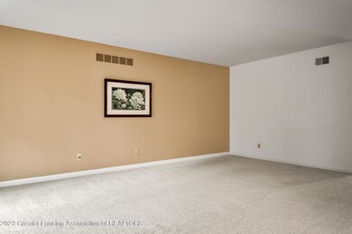 828 Montevideo Dr E Lansing MI-118