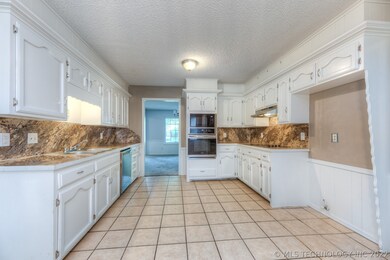 3109 S Chestnut Ave, Broken Arrow, OK 74012 - photo 7