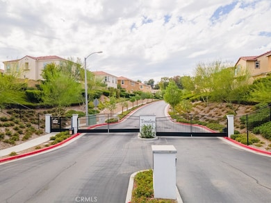 26906 Trestles Dr, Canyon Country, CA 91351 - photo 2